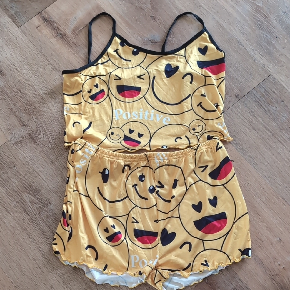 Smiley Face Yellow Lounge Set